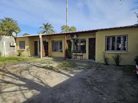 Casa en Alquiler con 1 cochera