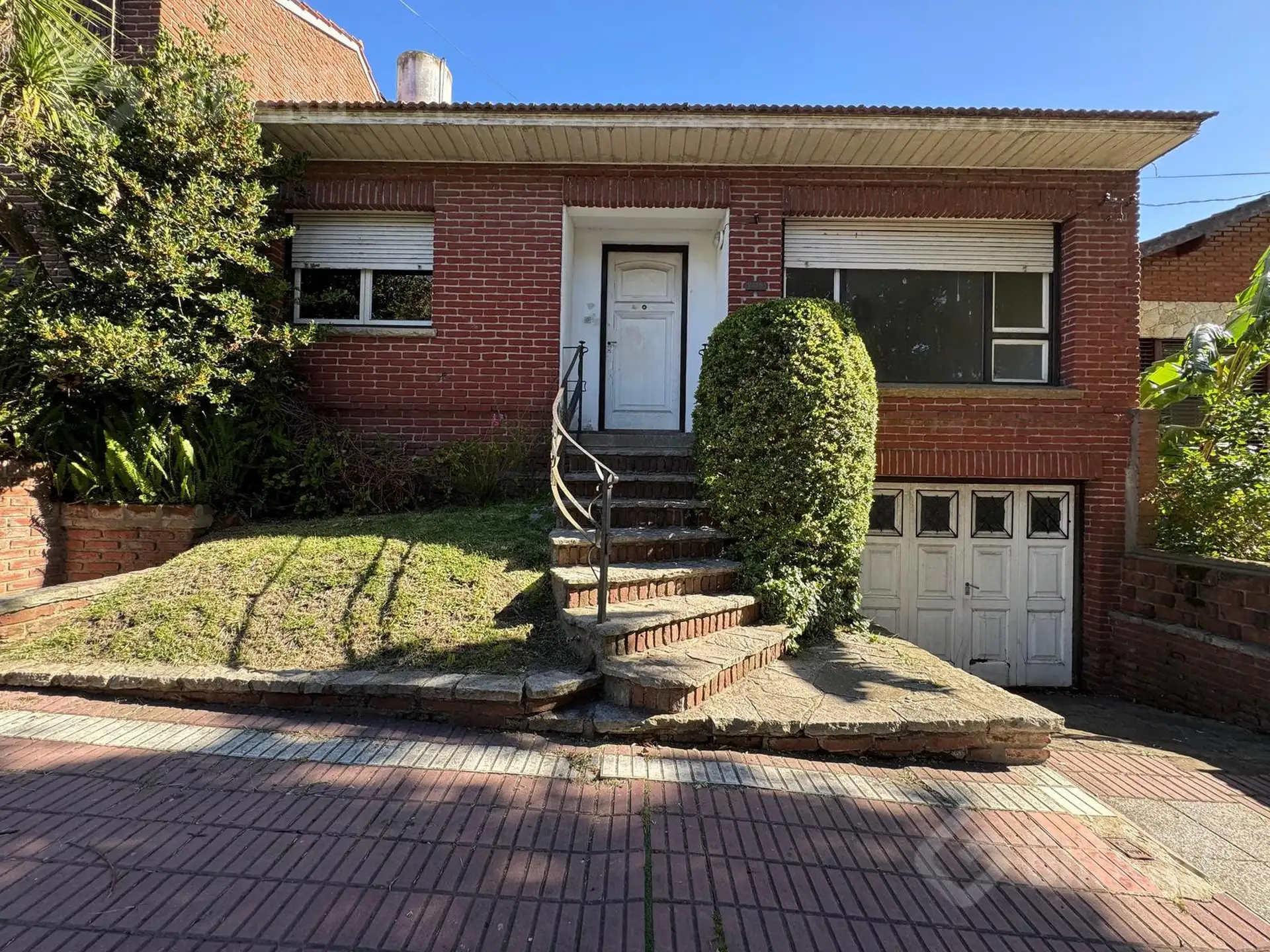 Venta de PH 4 ambientes en venta en zona chauvin, a reciclar