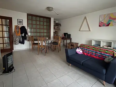 VENTA-CASA 2 DORM MAS DEPARTAMENTO-B° JUNIORS