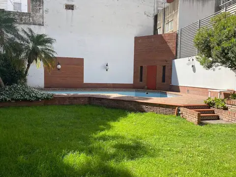 Casa c/Jardín y Pileta en B°Martin