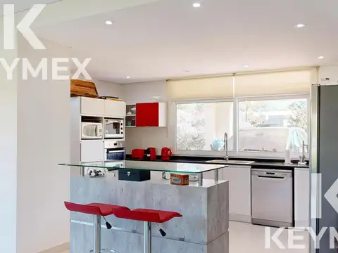 VENTA CASA DE 3 DORMITORIOS EN MIRALAGOS