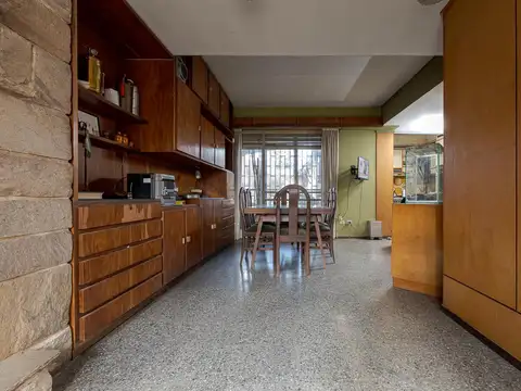 Casa 5 ambientes con 2 baños