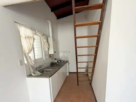 Casa en Alquiler con 1 cochera