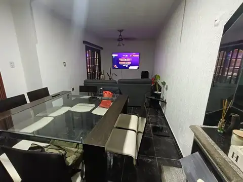 CASA 3 DORMITORIOS COCHERA POTENCIAL LOCAL AV ALEM