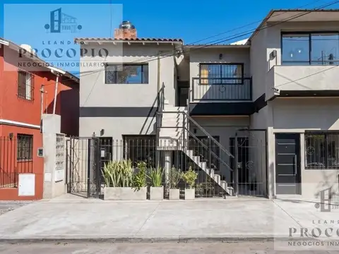 Depto Tipo Casa en Alquiler en Castelar, $ 700.000