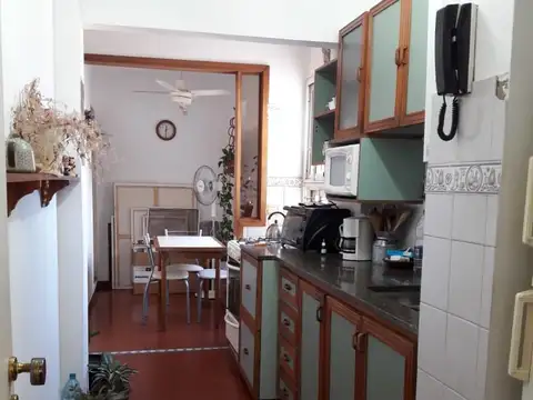 TRES AMBIENTES CON DEPENDENCIA EN QUILMES CENTRO.