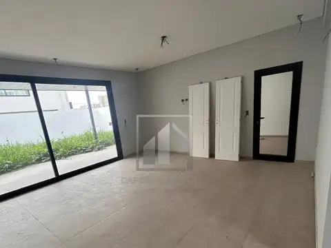 Casa 4 ambientes con 3 baños