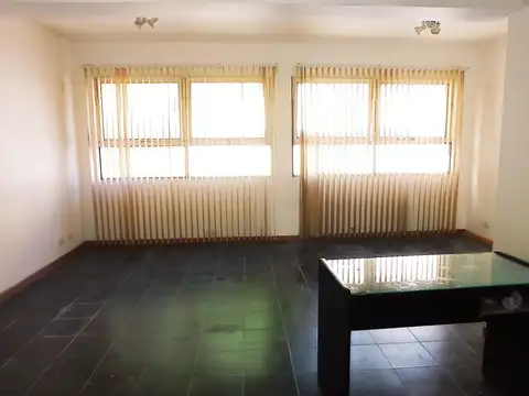 Oficina en Alquiler 25 años