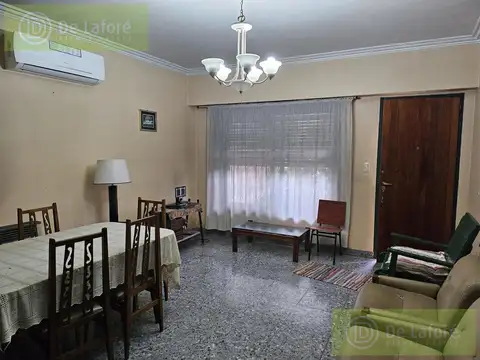 Casa en Alquiler con 1 cochera