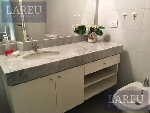Departamento en Alquiler con 1 cocheras