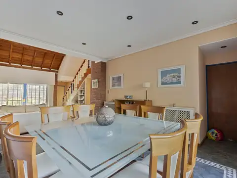 Casa 4 ambientes con 3 baños