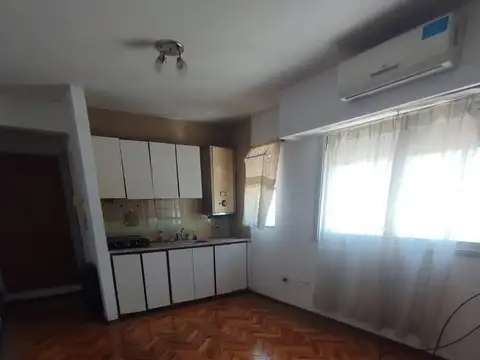 MONOAMBIENTE EN VENTA SARMIENTO 657 06