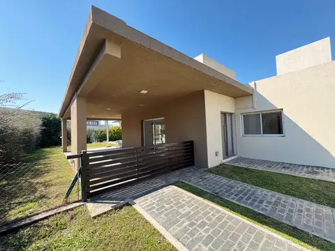 Casa en Alquiler de 3 dormitorios