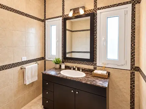 Casa en Alquiler en Quintas Del Sol, USD 1.400