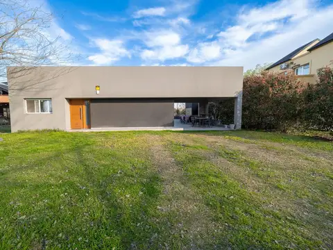 CASA EN VENTA 3 DORMITORIOS LA CAROLINA COUNTRY