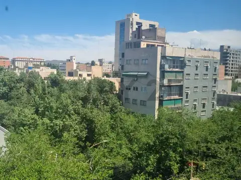 Av Colon 175 100, Piso 6