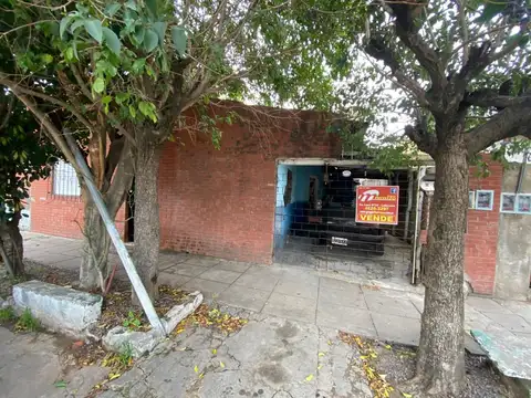 Casa - Venta - Argentina, La Matanza - VICTOR MARTINEZ  1879