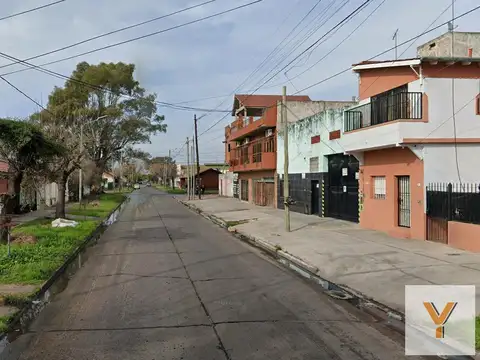 Santa Cruz e/ La Calandria y Avenida Eva Perón