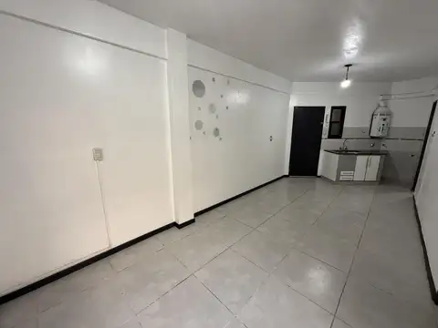 Departamento tipo casa con patio en venta en Avellaneda