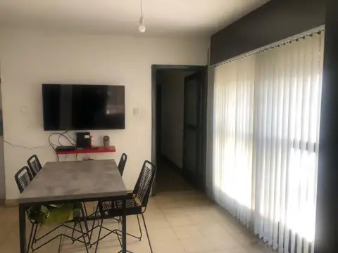 Casa 7 ambientes con 2 baños