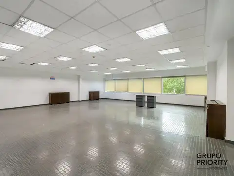 Oficina en alquier en Puerto Madero con cochera