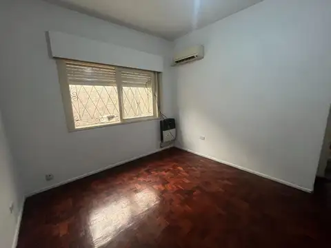 Depto Tipo Casa en Venta 54 años