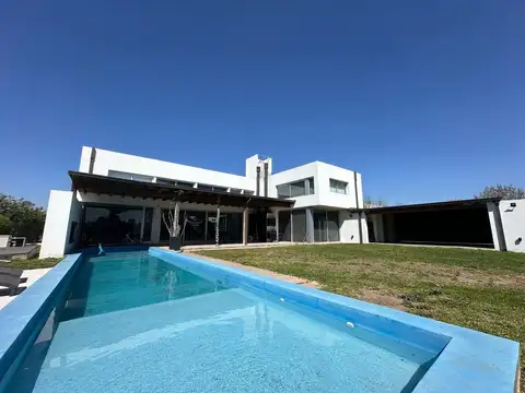 Casa En Venta Cañuelas Country Golf 3 Dormitorios Categoria