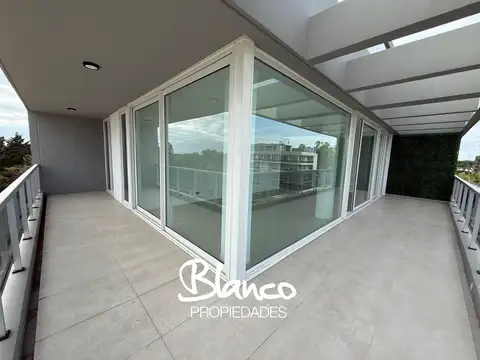 Depto Tipo Casa en Venta con 2 cocheras