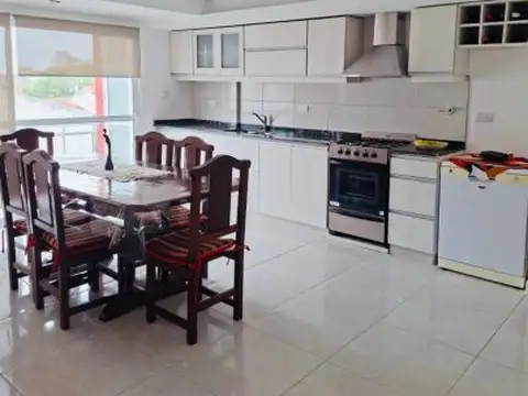 DEPARTAMENTO 2 AMBIENTES EN VENTA, EN BARRIO LA PERLA, MAR DEL PLATA. A METROS DEL MAR. MUY LUM...