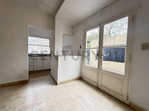 Casa en Alquiler con 1 cochera