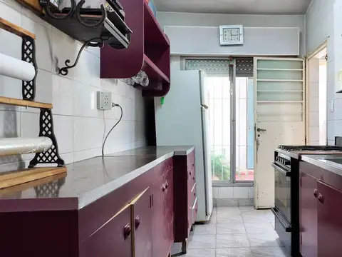 VENTA CASA 4 AMB COCHERA Y PATIO BERAZATEGUI