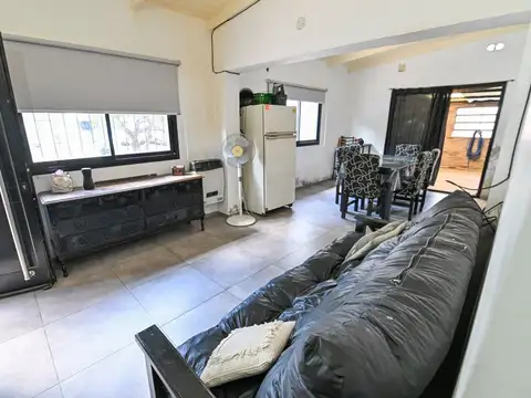 Casa 4 ambientes con 1 baño