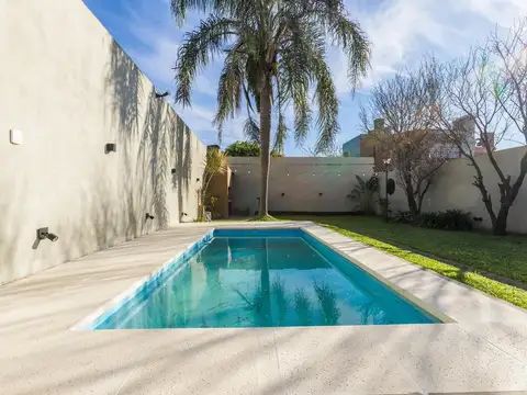 Casa en Venta con 1 cochera
