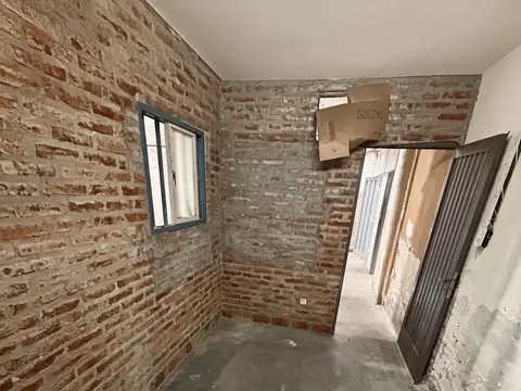 Casa + galpón en Ombú al 2700