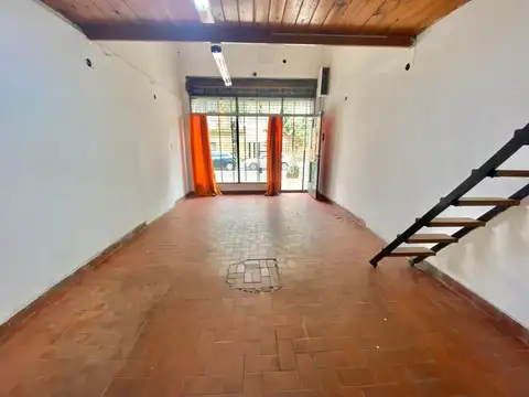 Local en Alquiler en Remedios de Escalada de San Martín, $ 300.000