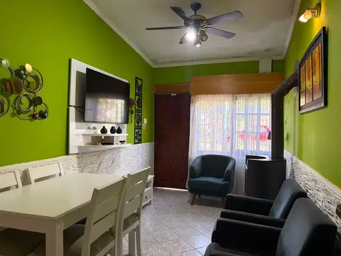 Casa 7 ambientes con 2 baños
