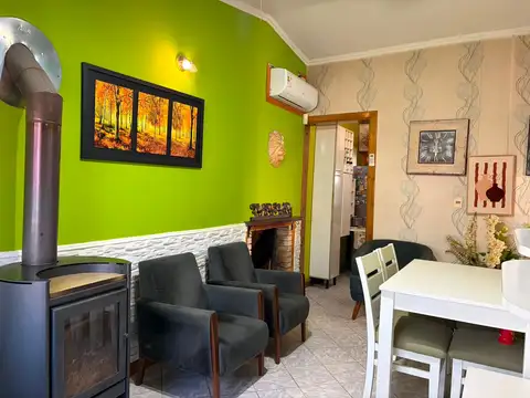 Casa en Venta con 2 cocheras