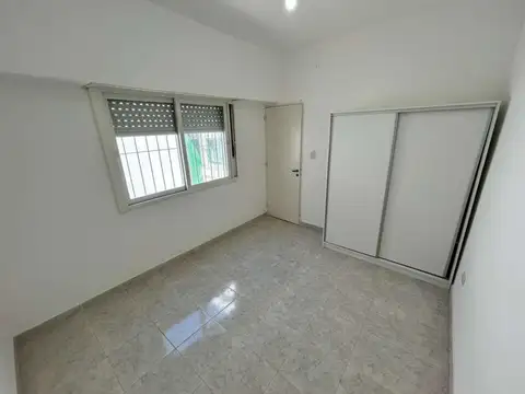 Depto Tipo Casa en Alquiler en San Antonio De Padua, $ 580.000