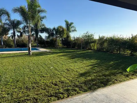Casa en Venta con 7 cocheras