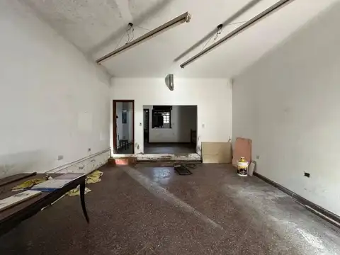 Local en Alquiler en Bernal, $ 500.000