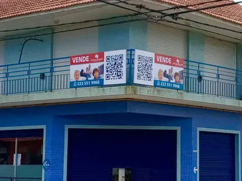 PH en Genova 6000 de tres ambientes en primer piso por escalera