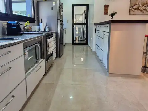 Casa en Venta en Pilar, USD 270.000