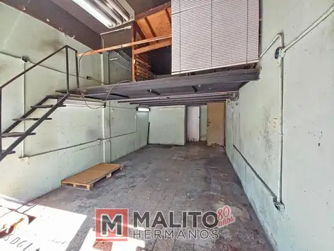 Alquiler Local 30m2 a la Calle con Vidriera y Entrepiso 