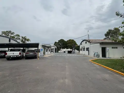 Nave Industrial en Melchor Romero