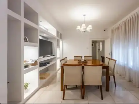 Casa 6 ambientes con 3 baños