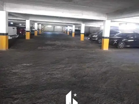 OPENHOUSE INMOBILIARIA VENDE COCHERA  CERCA DE CASA DE GOBIERNO