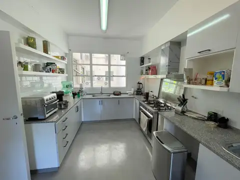 Departamento 7 ambientes con 3 baños