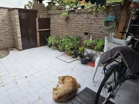 SENTÍ TU CASA,  SIN MOVERTE DE OLIVOS : TRIPLEX de 3 DORMITORIOS,  PATIO PARRILLA Y COCHERA