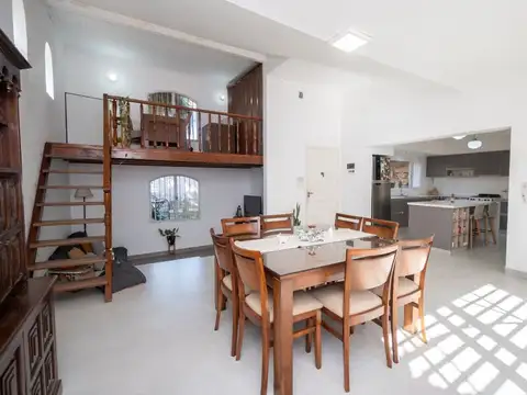 EN VENTA GRAN INMUEBLE EN GUADALUPE RESIDENCIAL