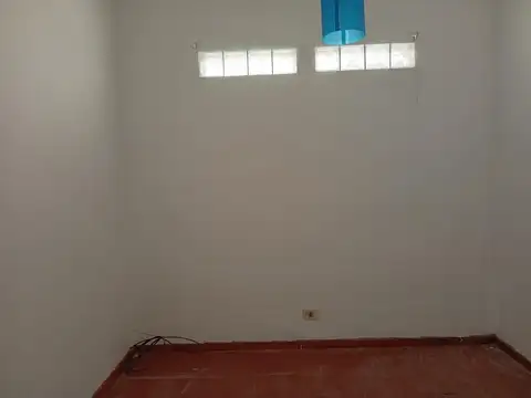 Depto Tipo Casa en Alquiler con 1 cocheras